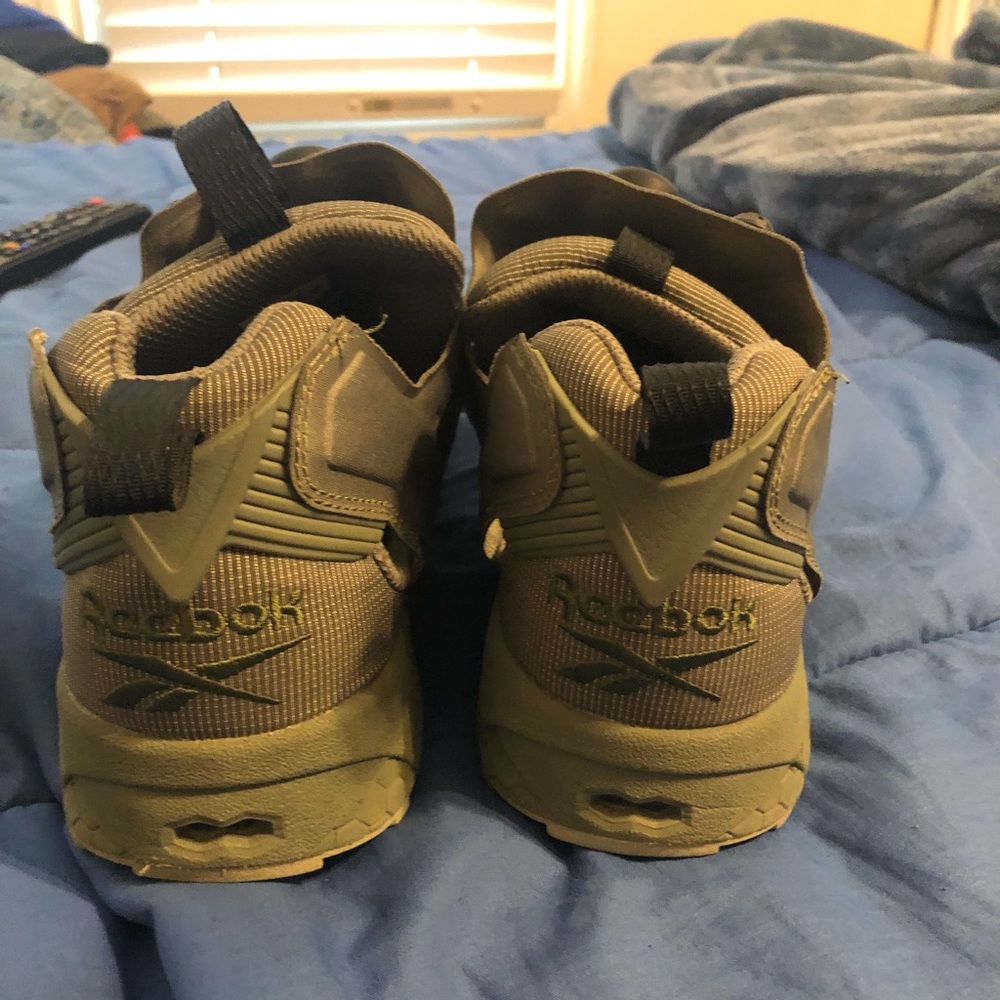 Like New Reebok insta Pump - Picture 2 of 7
